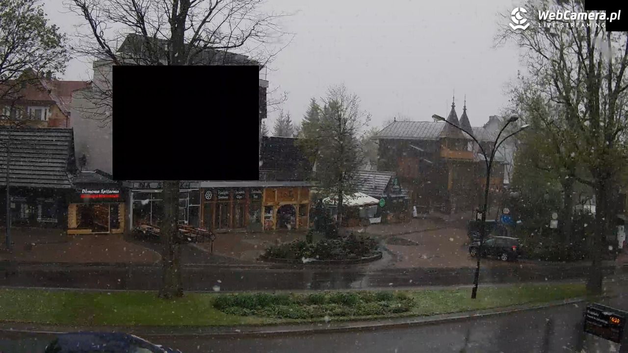 Zakopane - widok na ulicę Krupówki - 15 maj 2025, 10:29