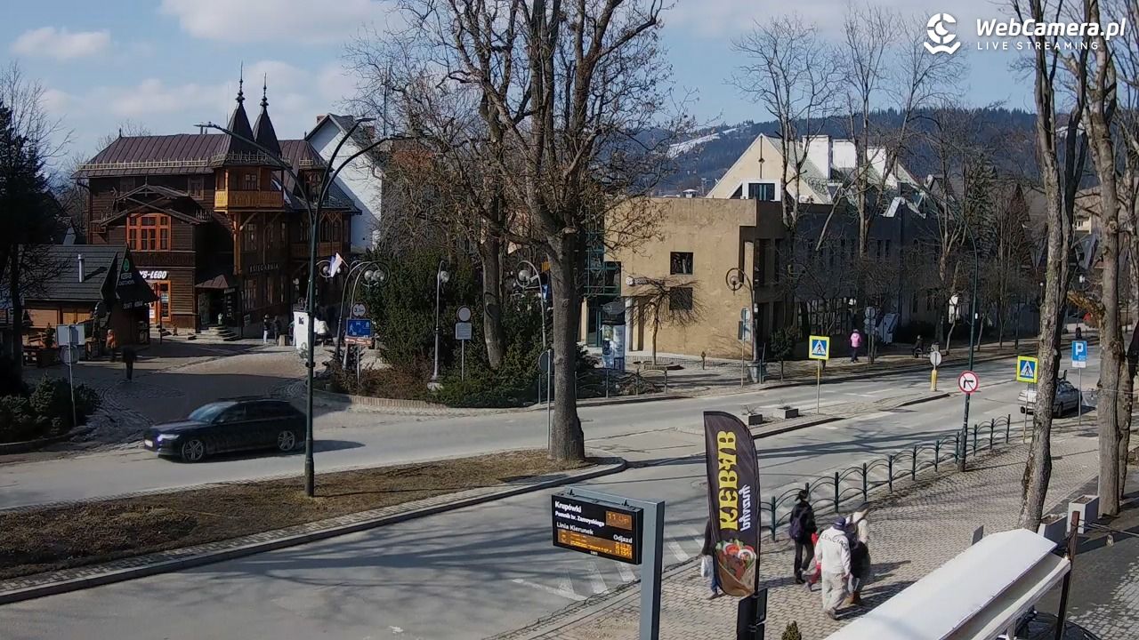 Zakopane - widok na ulicę Krupówki - 01 marzec 2026, 11:06