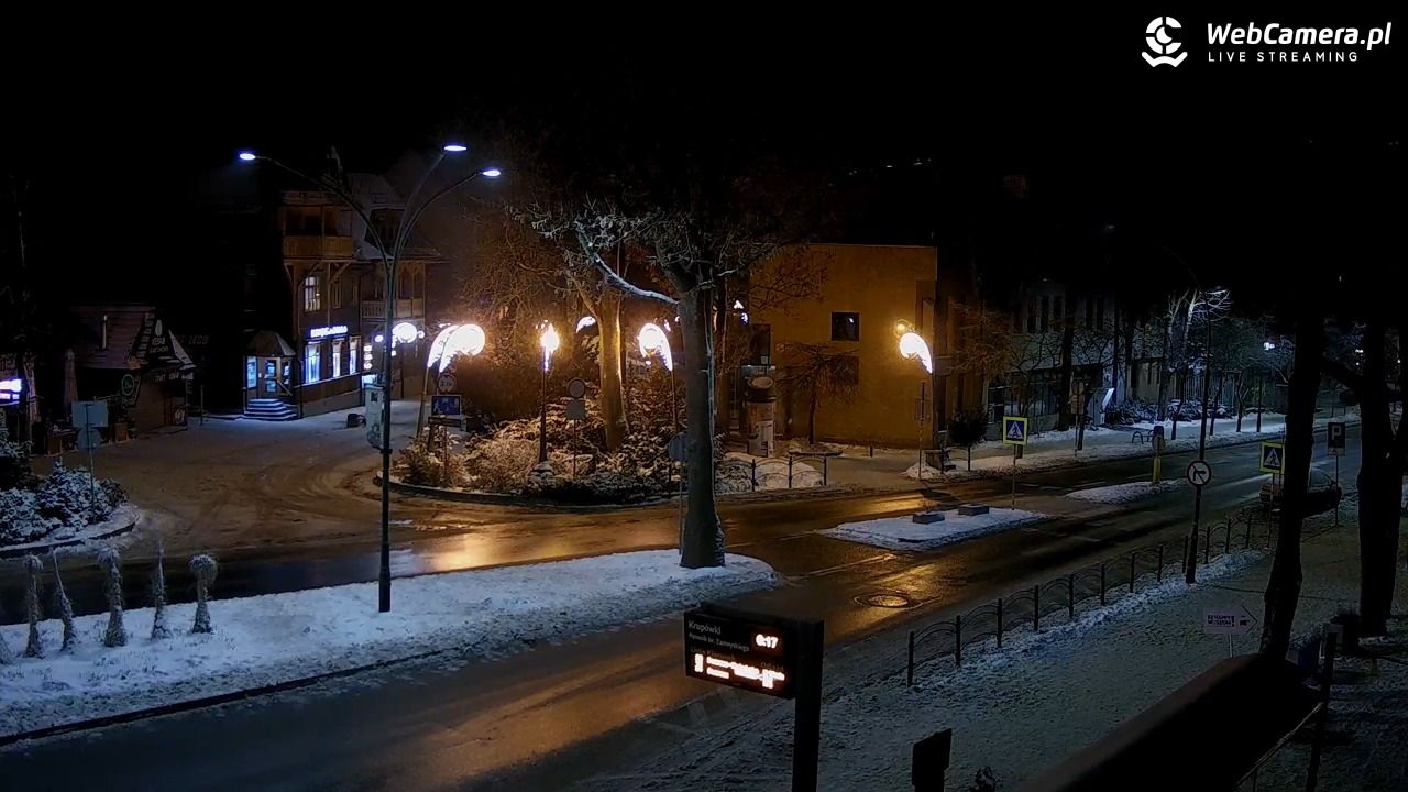 Zakopane - widok na ulicę Krupówki - 27 grudzień 2025, 06:18