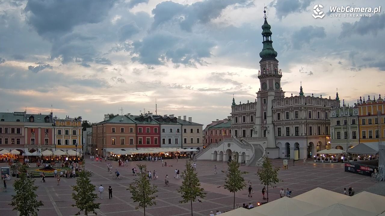 ZAMOŚĆ - widok na Rynek Wielki - 16 sierpień 2026, 19:54