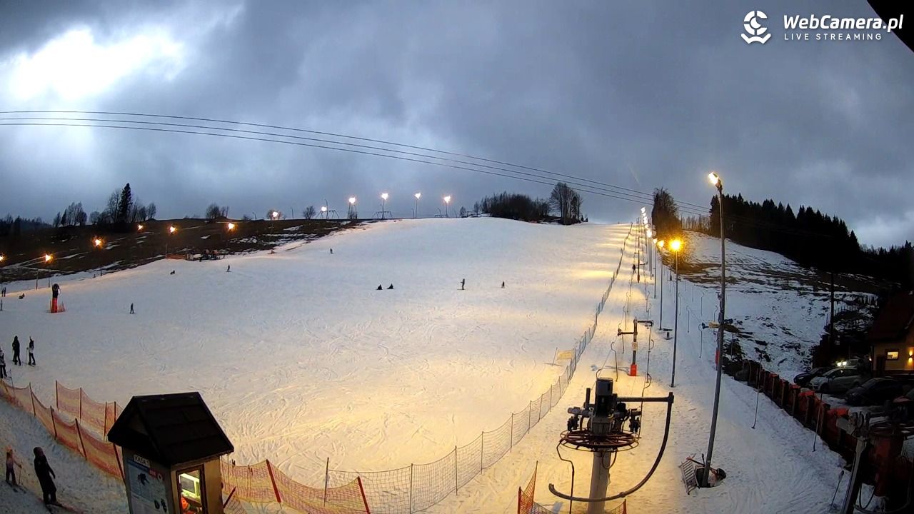 Wyciąg narciarski Wojtek - Zawoja Czatoża - 25 luty 2026, 17:23