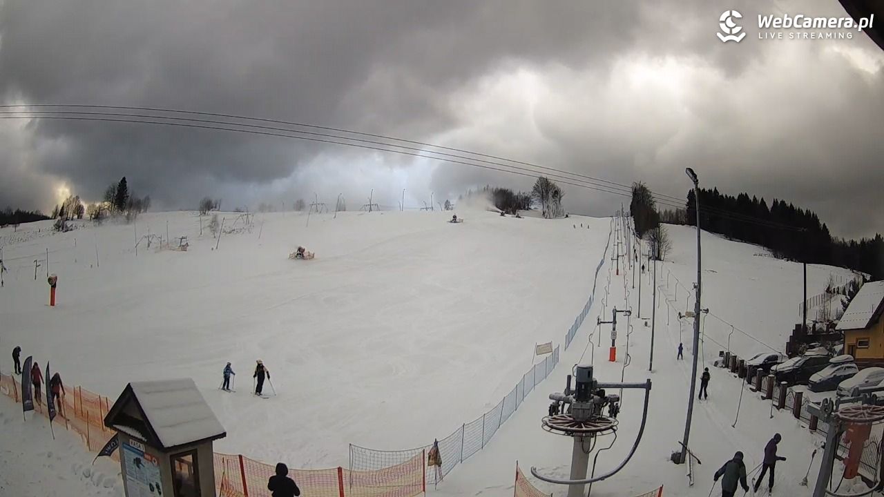 Wyciąg narciarski Wojtek - Zawoja Czatoża - 30 grudzień 2025, 09:11