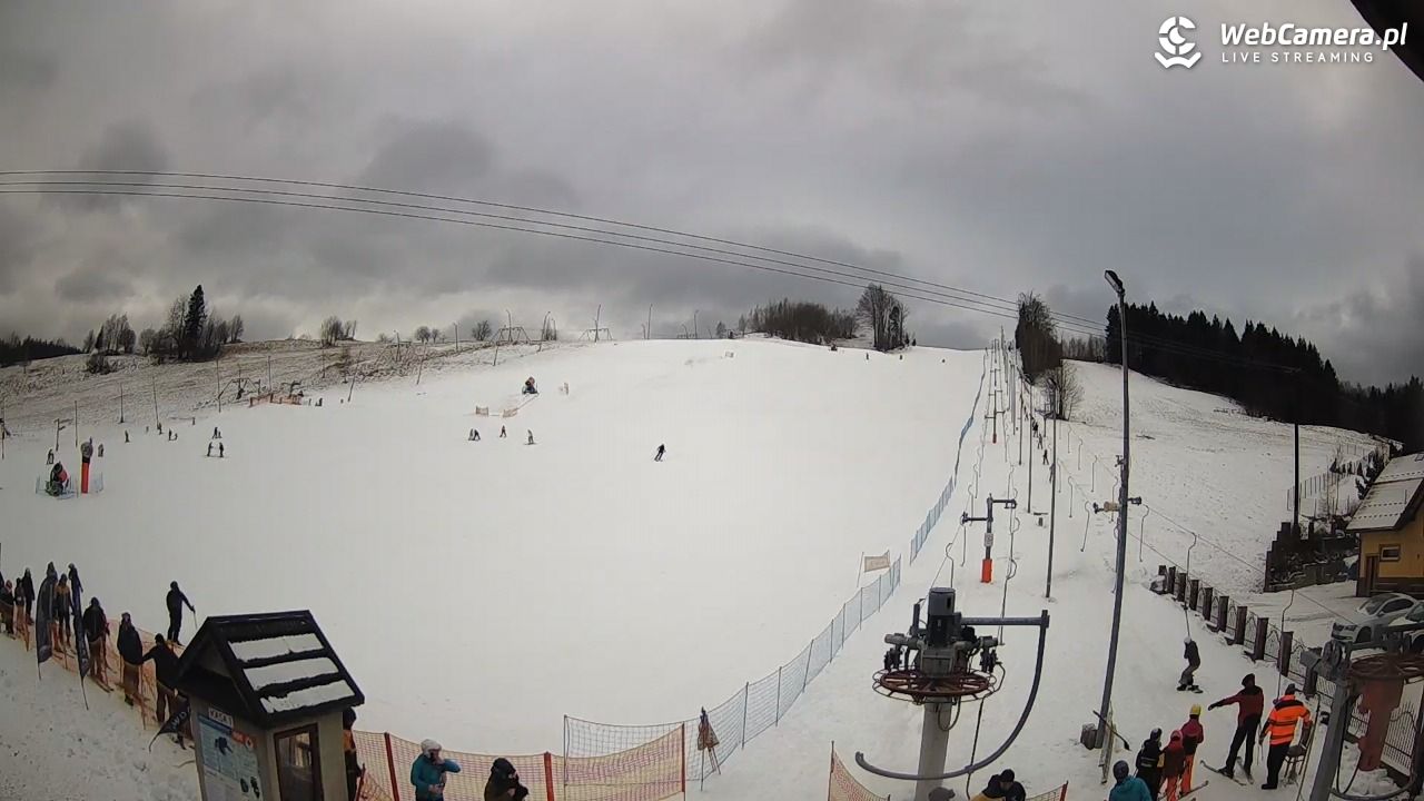 Wyciąg narciarski Wojtek - Zawoja Czatoża - 28 grudzień 2025, 10:43