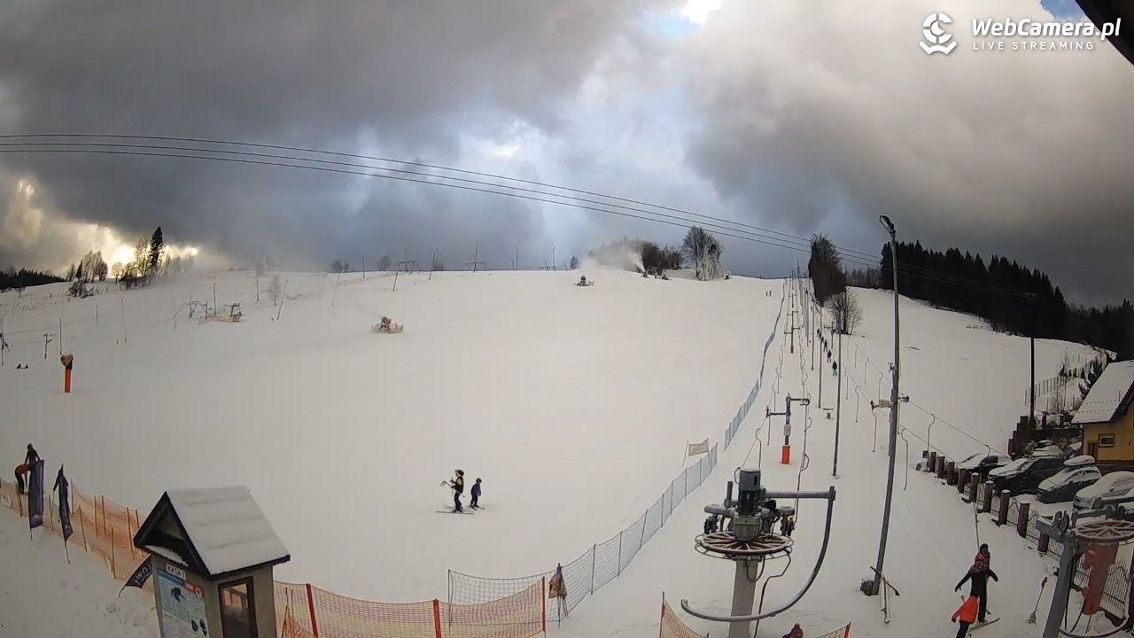 Wyciąg narciarski Wojtek - Zawoja Czatoża - 30 grudzień 2025, 09:10