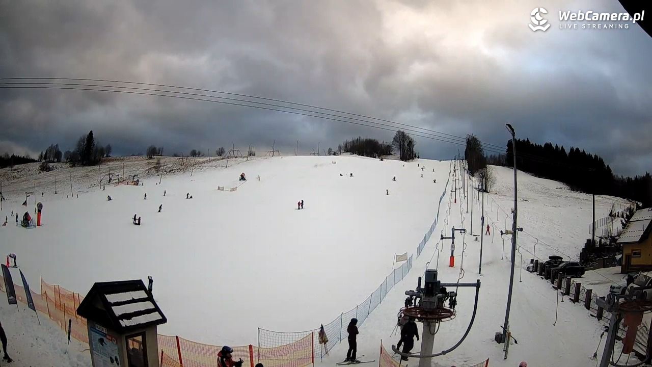 Wyciąg narciarski Wojtek - Zawoja Czatoża - 28 grudzień 2025, 14:55