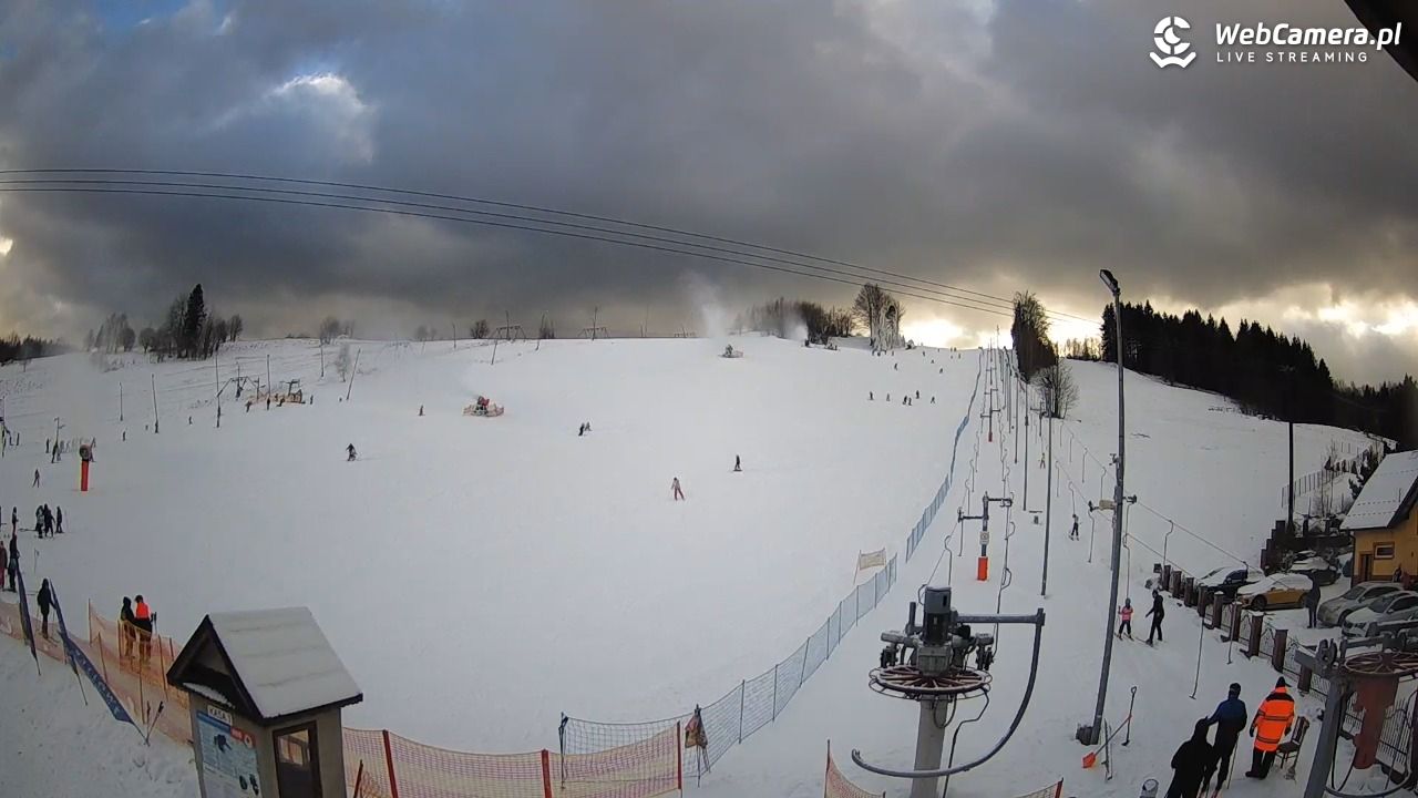 Wyciąg narciarski Wojtek - Zawoja Czatoża - 30 grudzień 2025, 11:48