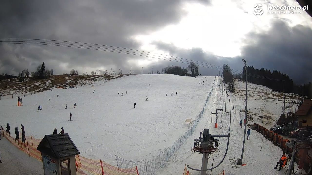 Wyciąg narciarski Wojtek - Zawoja Czatoża - 13 luty 2026, 12:16