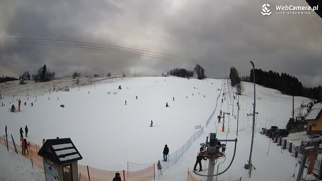 Wyciąg narciarski Wojtek - Zawoja Czatoża - 28 grudzień 2025, 14:03