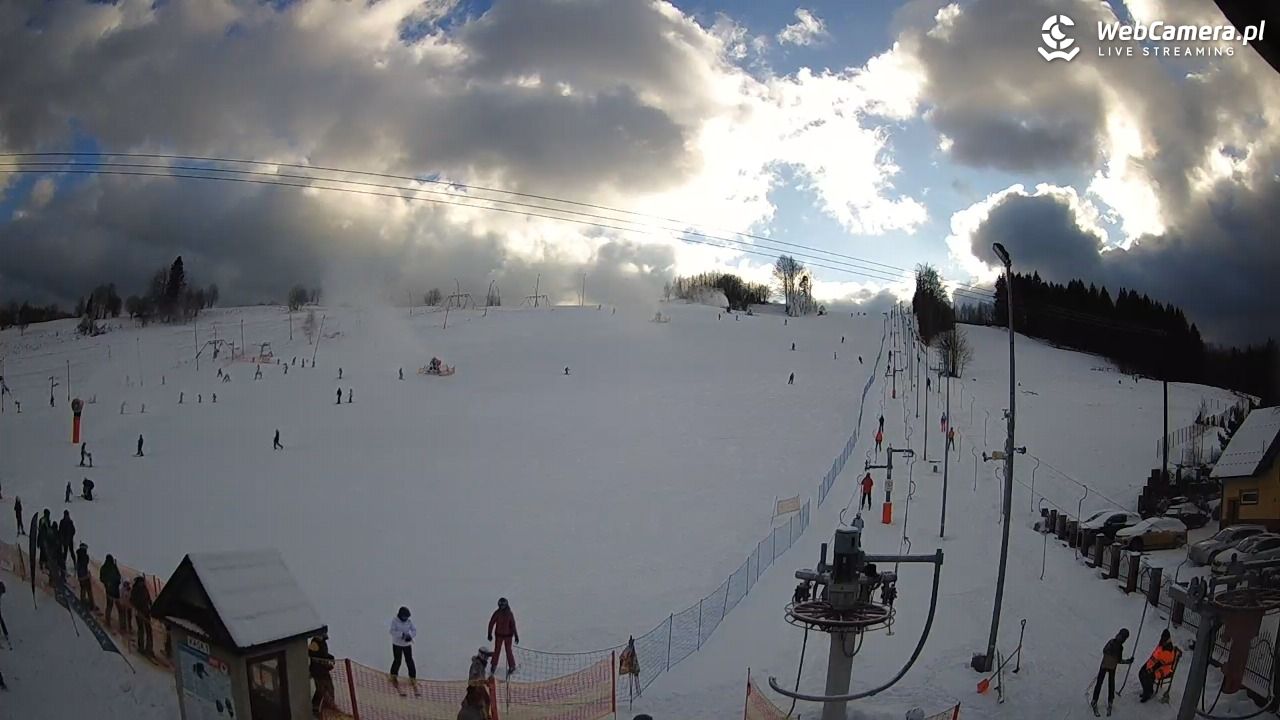 Wyciąg narciarski Wojtek - Zawoja Czatoża - 30 grudzień 2025, 12:45