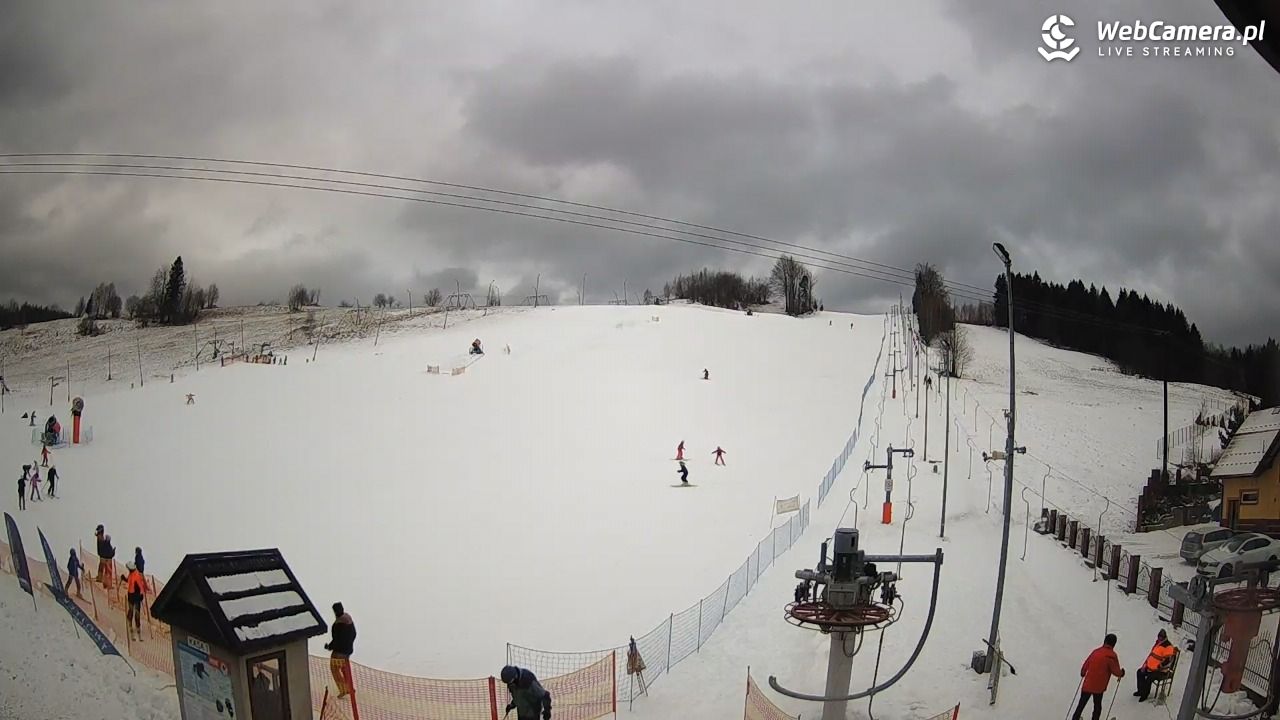 Wyciąg narciarski Wojtek - Zawoja Czatoża - 28 grudzień 2025, 10:12