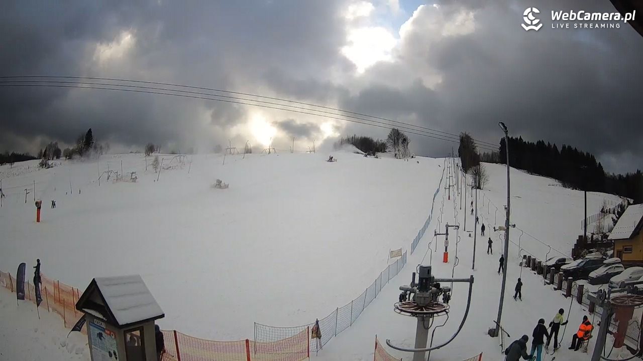 Wyciąg narciarski Wojtek - Zawoja Czatoża - 30 grudzień 2025, 09:49