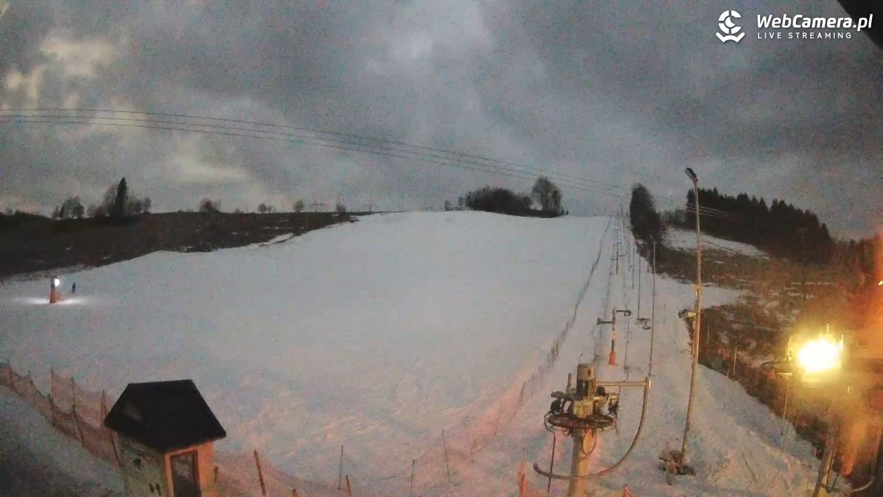 Wyciąg narciarski Wojtek - Zawoja Czatoża - 01 marzec 2026, 18:36
