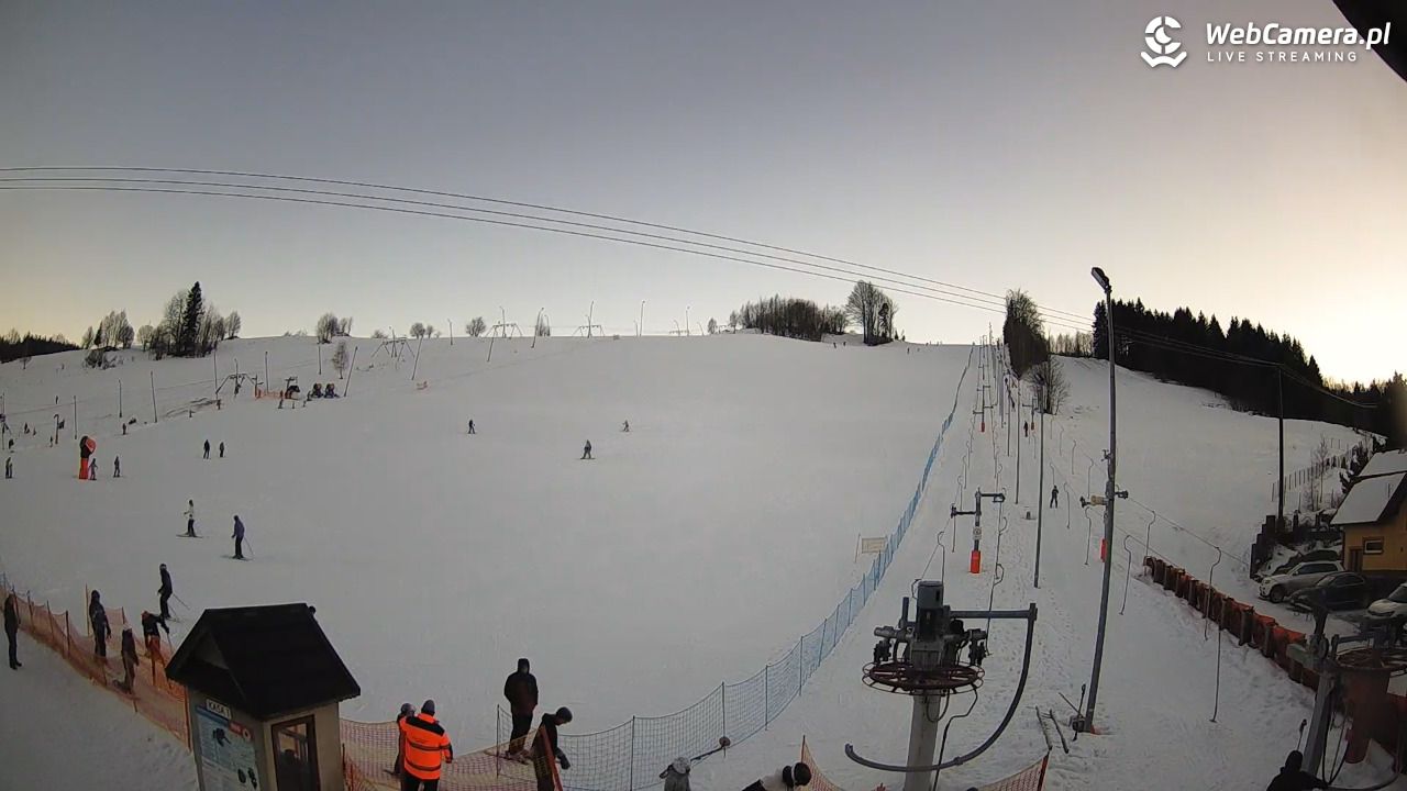Wyciąg narciarski Wojtek - Zawoja Czatoża - 18 styczeń 2026, 15:54