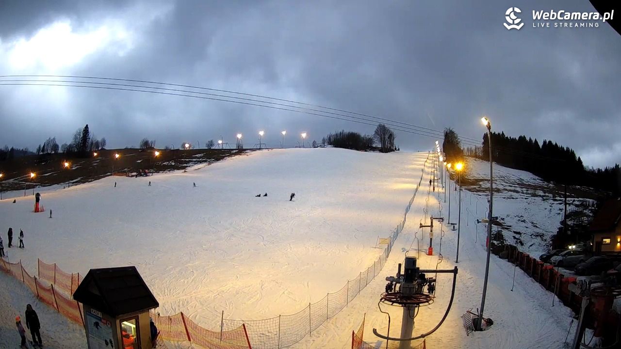 Wyciąg narciarski Wojtek - Zawoja Czatoża - 25 luty 2026, 17:23