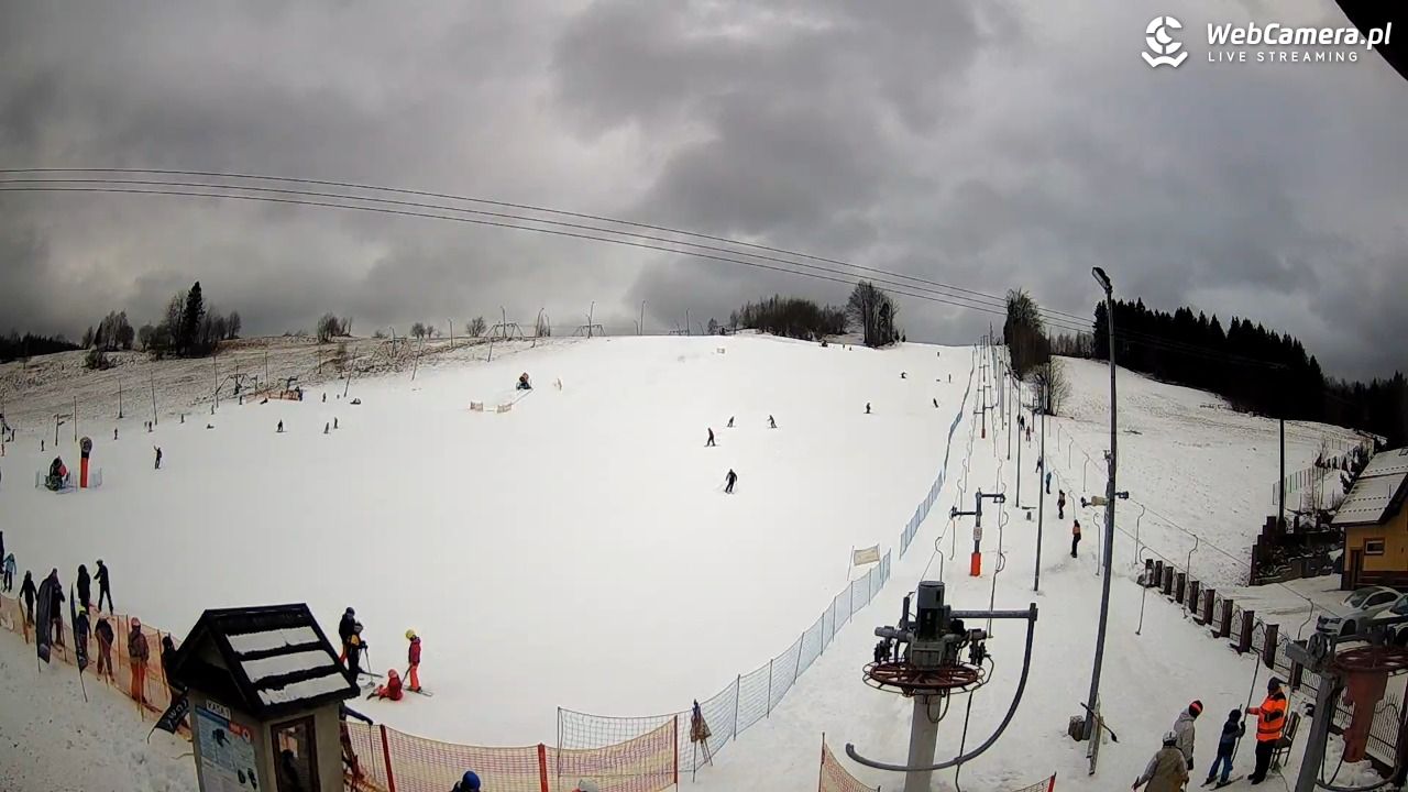 Wyciąg narciarski Wojtek - Zawoja Czatoża - 28 grudzień 2025, 10:56