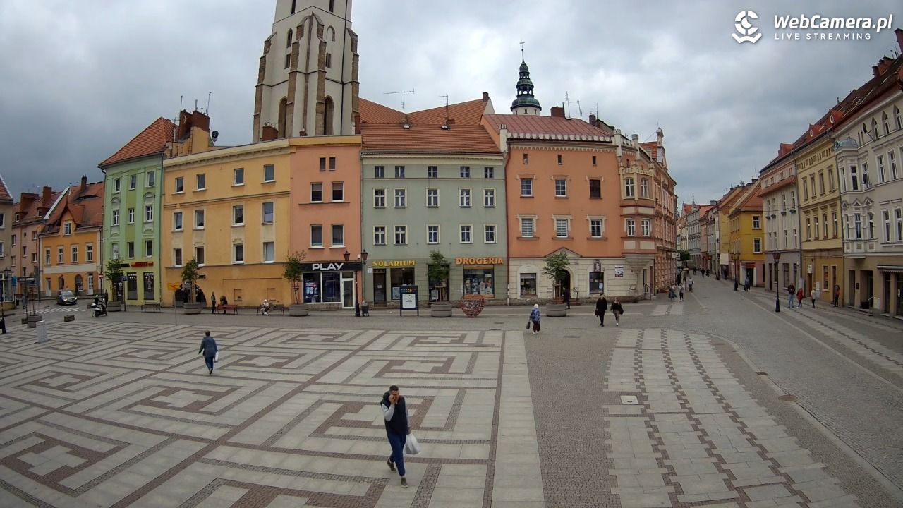 Złotoryja - widok na Rynek - 15 kwiecień 2025, 11:50