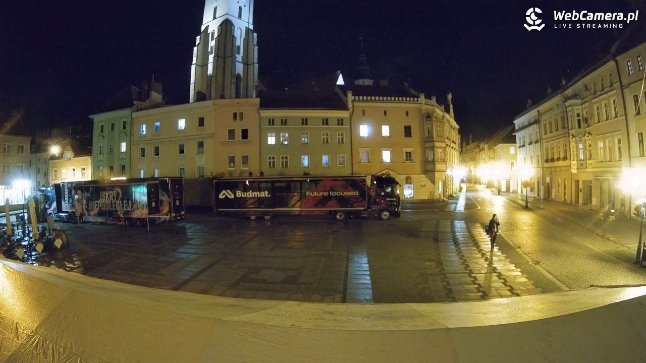 Złotoryja - widok na Rynek - 17 październik 2025, 20:33