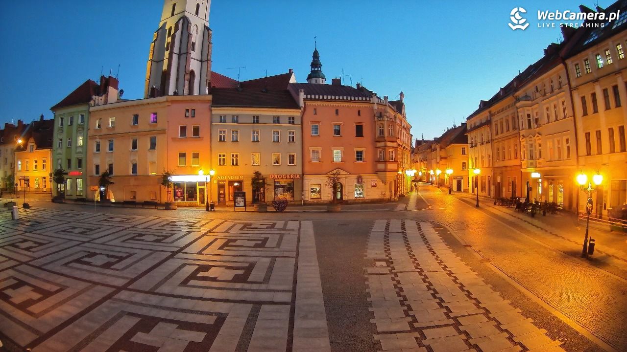Złotoryja - widok na Rynek - 22 kwiecień 2026, 20:40