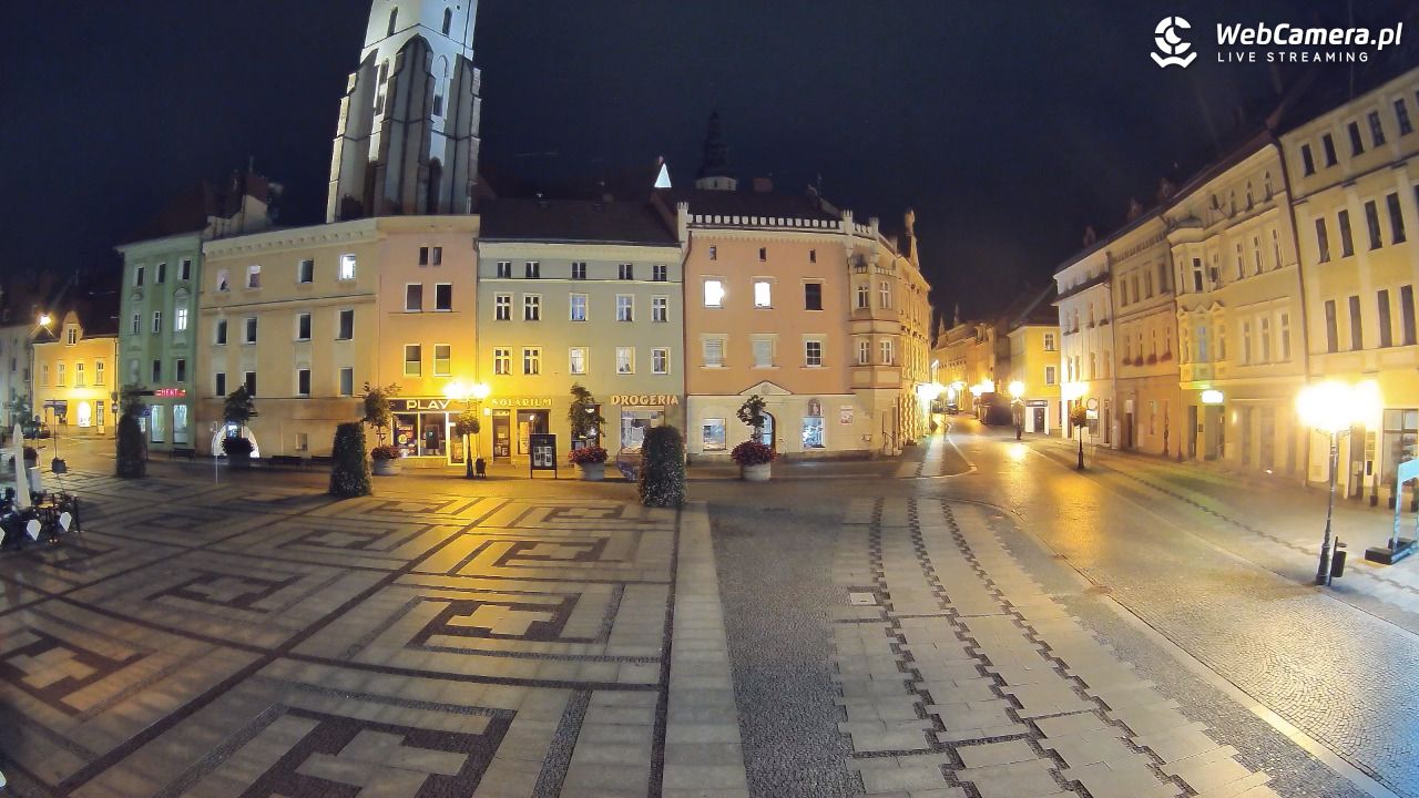Złotoryja - widok na Rynek - 18 październik 2026, 20:08