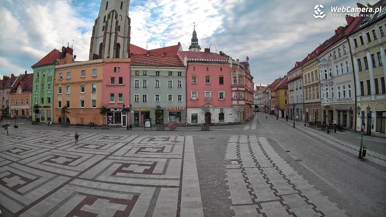 Złotoryja - widok na Rynek - 18 kwiecień 2026, 18:31