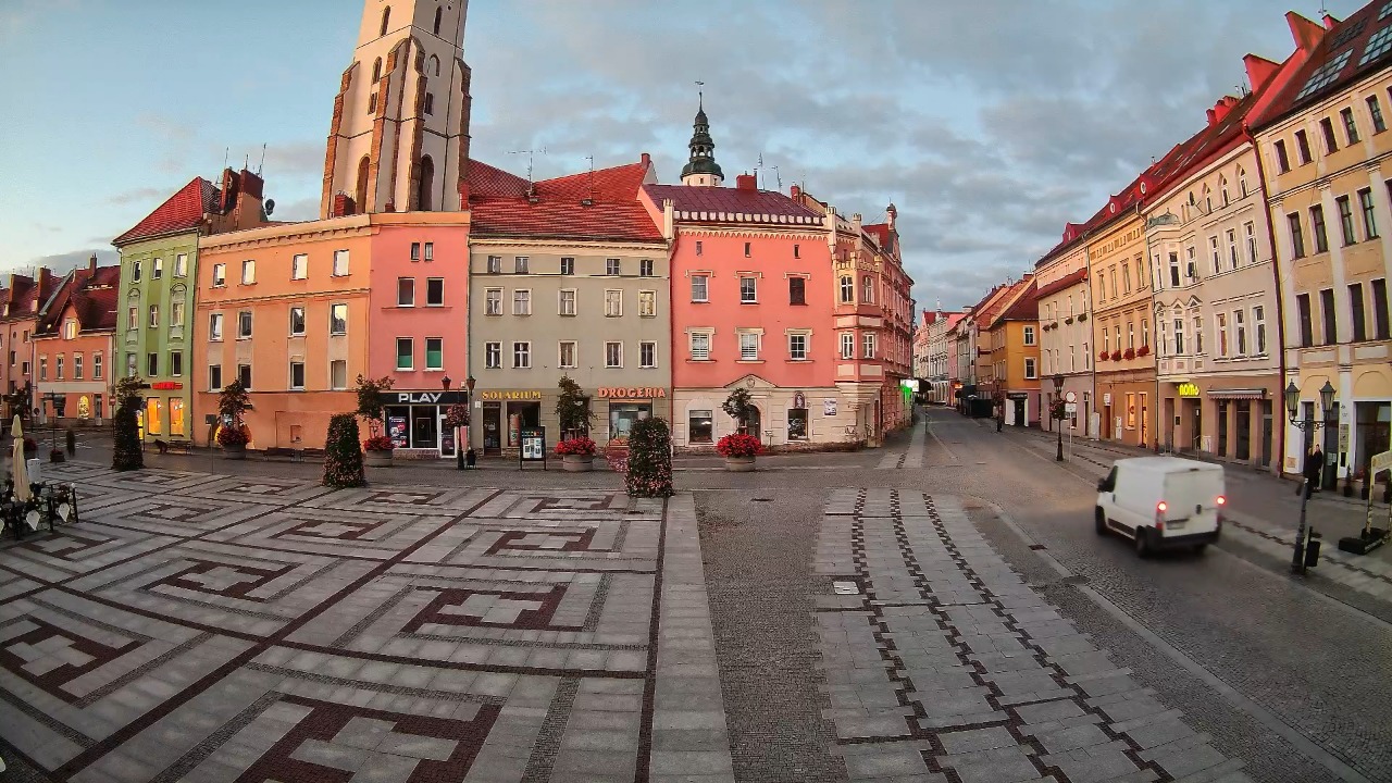 Złotoryja - widok na Rynek - 13 październik 2026, 04:58