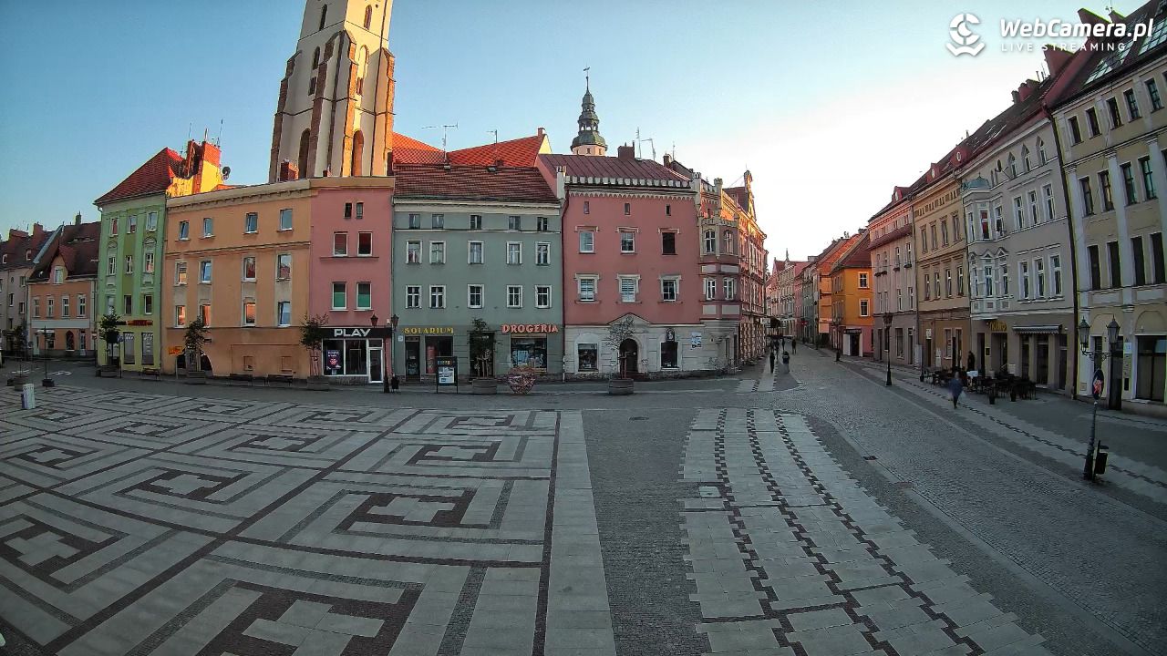 Złotoryja - widok na Rynek - 17 kwiecień 2026, 18:53