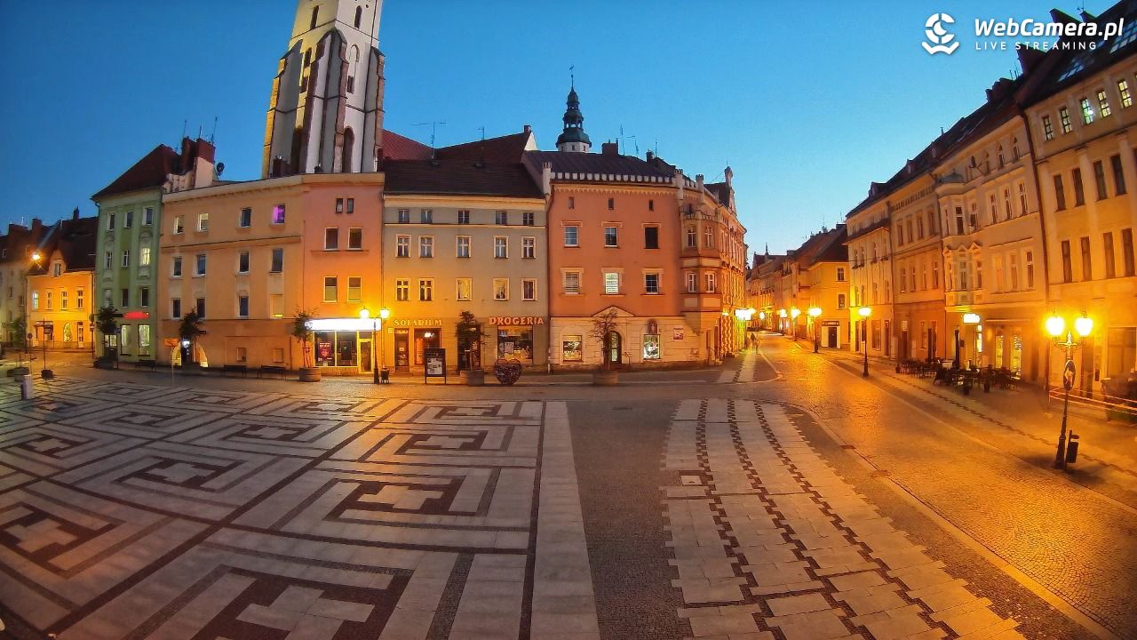 Złotoryja - widok na Rynek - 22 kwiecień 2026, 20:40