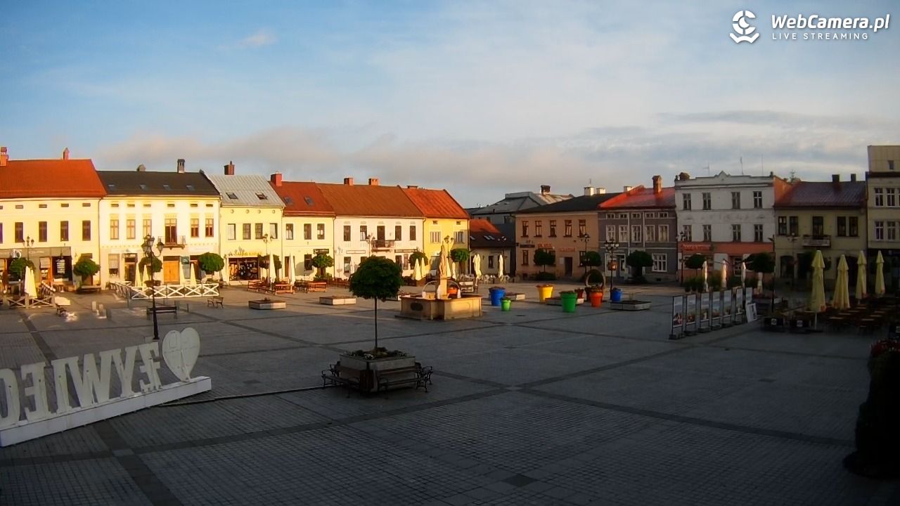 Żywiec - widok na Rynek - 06 czerwiec 2025, 06:28